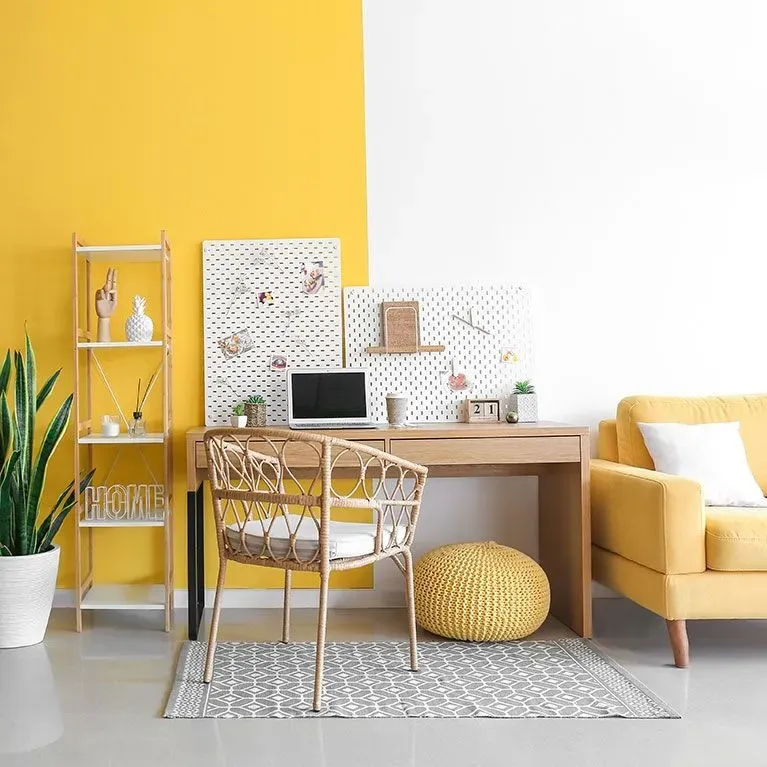 Mobilier de bureau à Notre-Dame-d’Oé